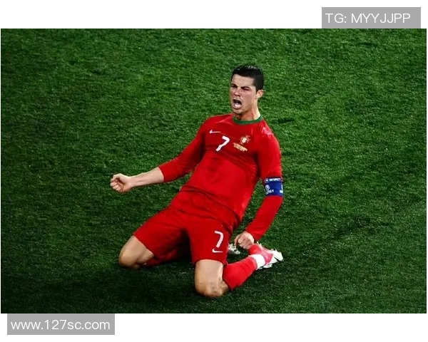 C罗足球明星视频精彩瞬间回顾展现传奇球技与无与伦比的职业生涯 C罗足球明星视频精彩瞬间回顾展现传奇球技与无与伦比的职业生涯